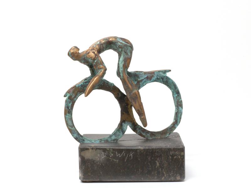 Hoofdfoto Fietser voorover op twee wielen