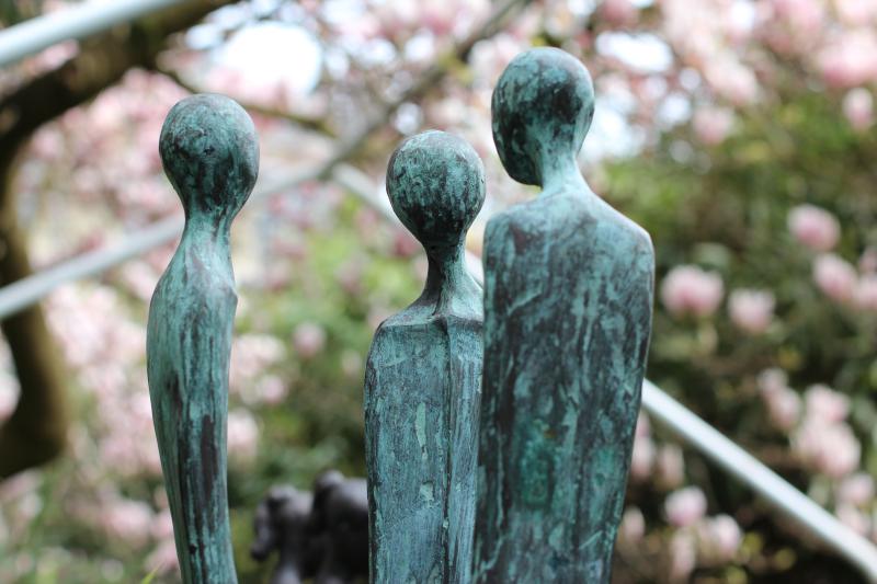 Foto 2 van Drie in kring